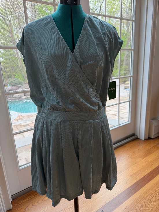 Halara Pants - NWT Halara V- neck Short Sleeve Pocket Waffle Casual Romper size L